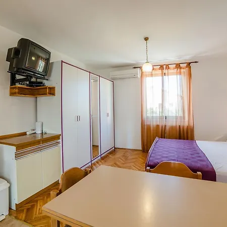 Apartment Studio Ozren 139 *