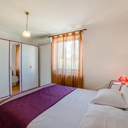 Studio Ozren 139 Apartment *