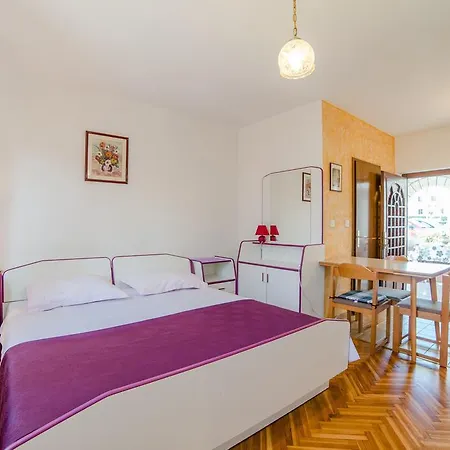 Apartment Studio Ozren 139 *
